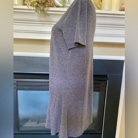 Short sleeve Caged Front Top - Picture 3 of 6